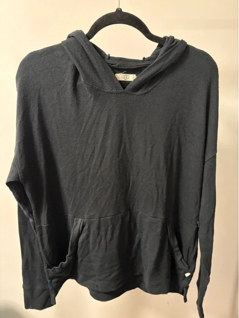 UGG black pullover long sleeve hoodie - size large
